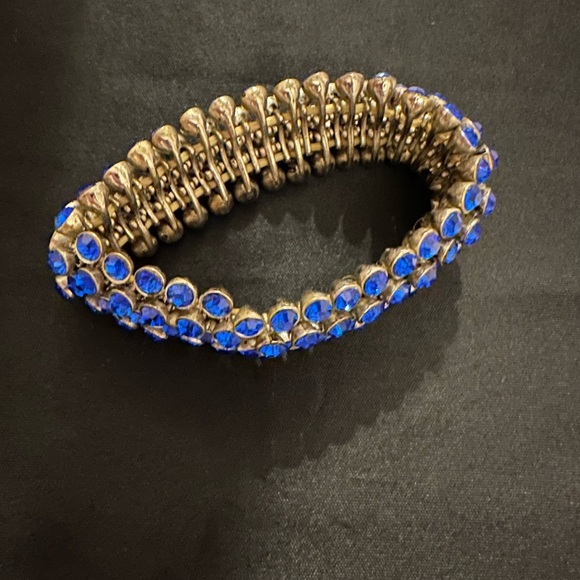 💙Blue Rhinestone Stretch Bracelet💙 - Picture 5 of 6